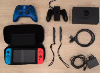 Nintendo Switch + Mando + Funda + FIFA19 de regalo