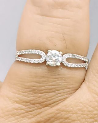 Anillo Diamante 0.26CT y Oro blanco 