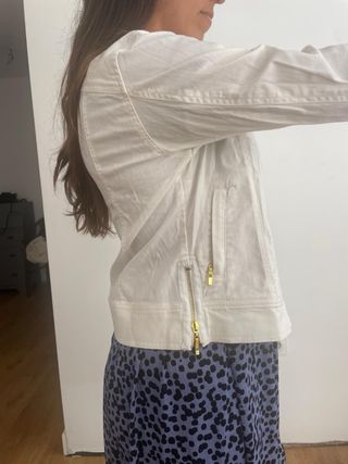 Chaqueta vaquera blanca con detalles