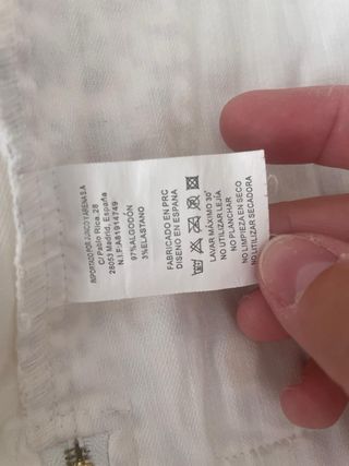 Chaqueta vaquera blanca con detalles