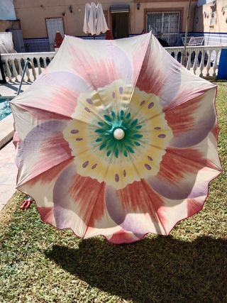 Sombrilla decorativa con forma de flor