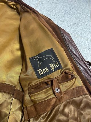 Chaqueta de piel de cordero marrón