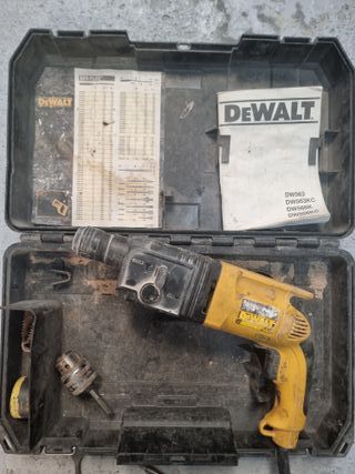 Taladro percutor Dewalt