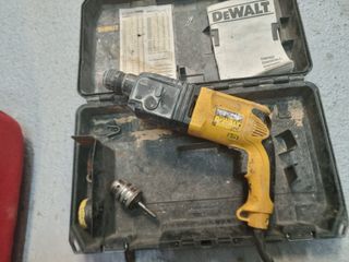 Taladro percutor Dewalt