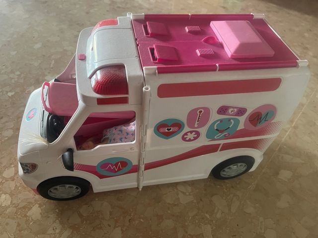 Ambulancia Barbie Rosa y Blanca