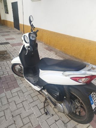 Scooter 125cc Blanco Sym symphony