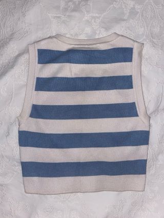 Top de rayas Zara azul y blanco.