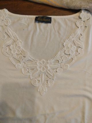 Maglietta bianca mezza manica con pizzo