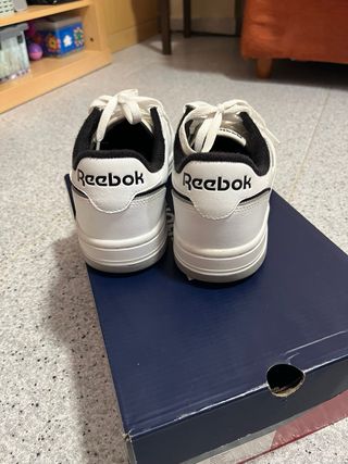 ZAPATOS BLANCOS REEBOK