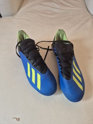 Botas de fútbol Adidas azules-amarillas  talla 44