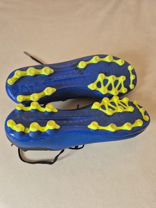 Botas de fútbol Adidas azules-amarillas  talla 44
