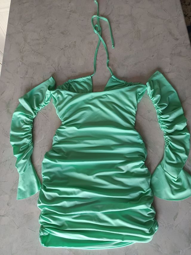 Vestito verde acqua con maniche