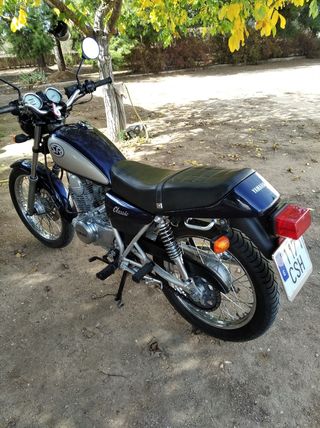 Se vende Yamaha SR 250.
