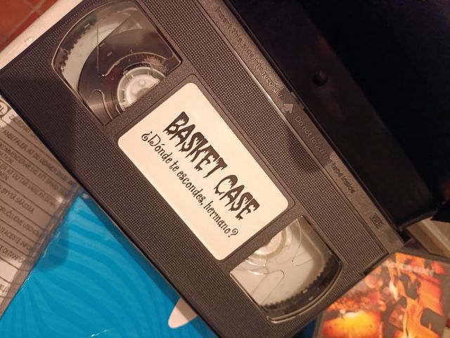 Película VHS Basket Case (Español)