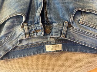 Pantalón tejano Easy Wear desgastado