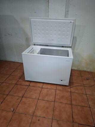 Arcón congelador blanco