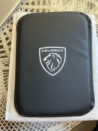 Funda Reposabrazos Peugeot con Logo nuevo