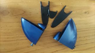 Soportes para estantería metálicos y plásticos