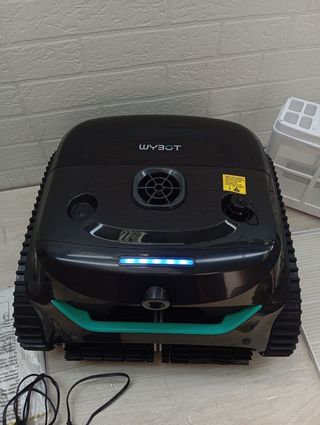 Robot de piscina sin cable WYBOT C2 Vision AI