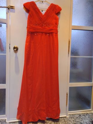Vestido de fiesta coral