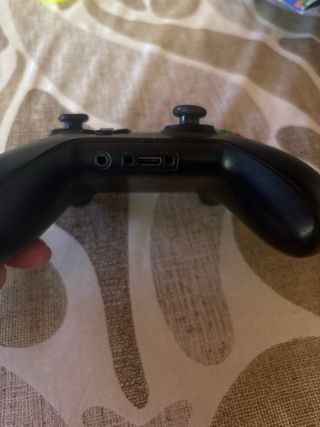 Controller Xbox One + adattatore per cuffie