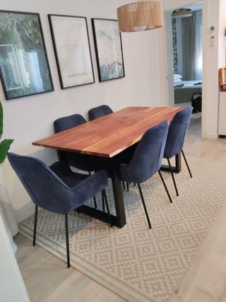 Mesa de comedor grande de madera