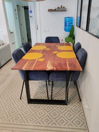 Mesa de comedor grande de madera