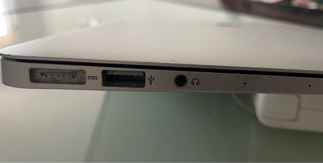 MacBook Air 11 250GB Plata