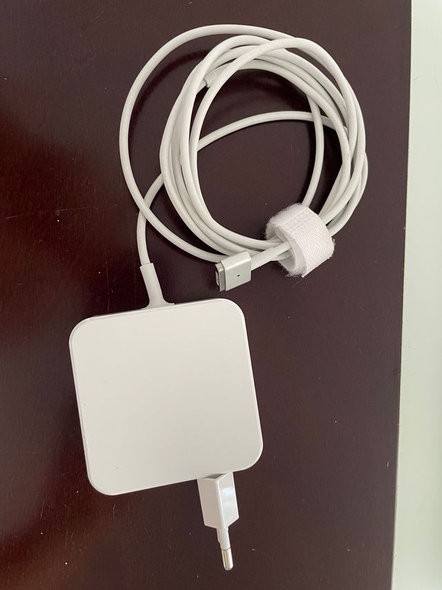 MacBook Air 11 250GB Plata