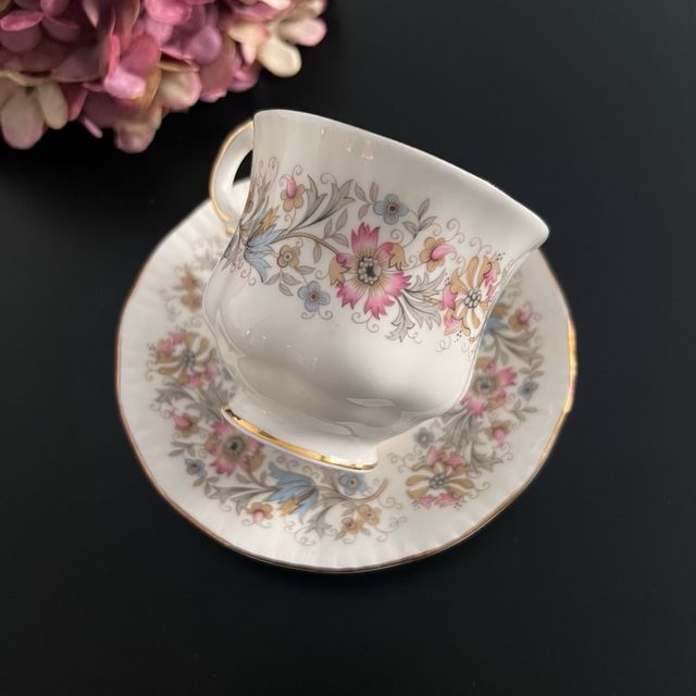 Taça e prato de porcelana inglesa Paragon