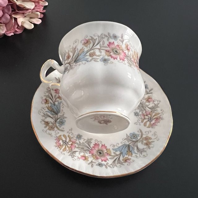 Taça e prato de porcelana inglesa Paragon