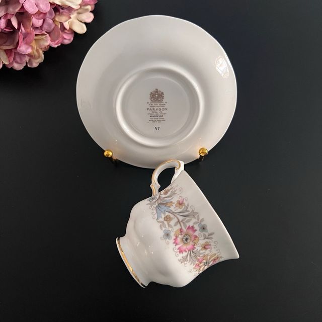 Taça e prato de porcelana inglesa Paragon