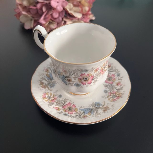 Taça e prato de porcelana inglesa Paragon