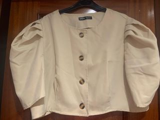 Conjunto blusa y falda beige