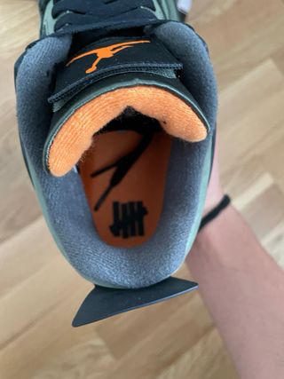 Jordan 4 Retro OG x Undefeated 