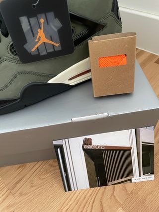 Jordan 4 Retro OG x Undefeated 