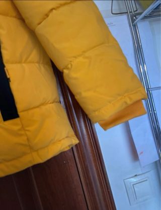 Abrigo de niño marca Tenth sin uso