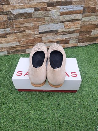 BAILARINAS BEIGE SABRINAS DE CHAROL NOBUK TALLA 40
