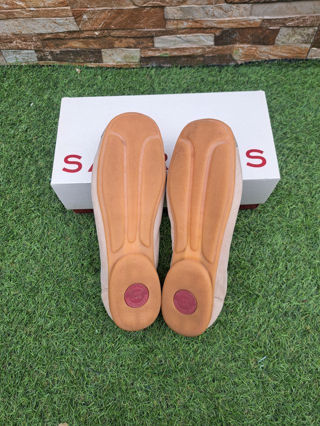 BAILARINAS BEIGE SABRINAS DE CHAROL NOBUK TALLA 40