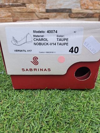BAILARINAS BEIGE SABRINAS DE CHAROL NOBUK TALLA 40