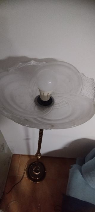 Lámpara de rincón preciosa