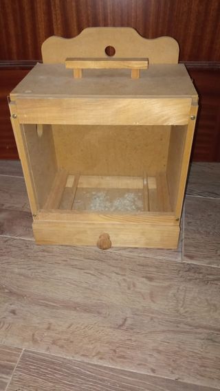 Educador de madera y cristal