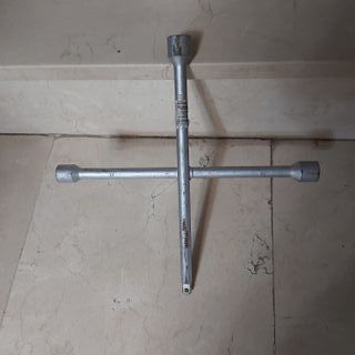 Llave cruz coche
