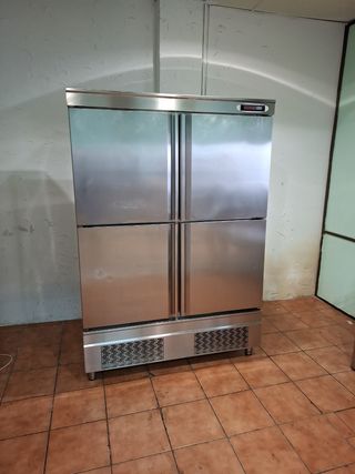 Nevera industrial 4 puertas