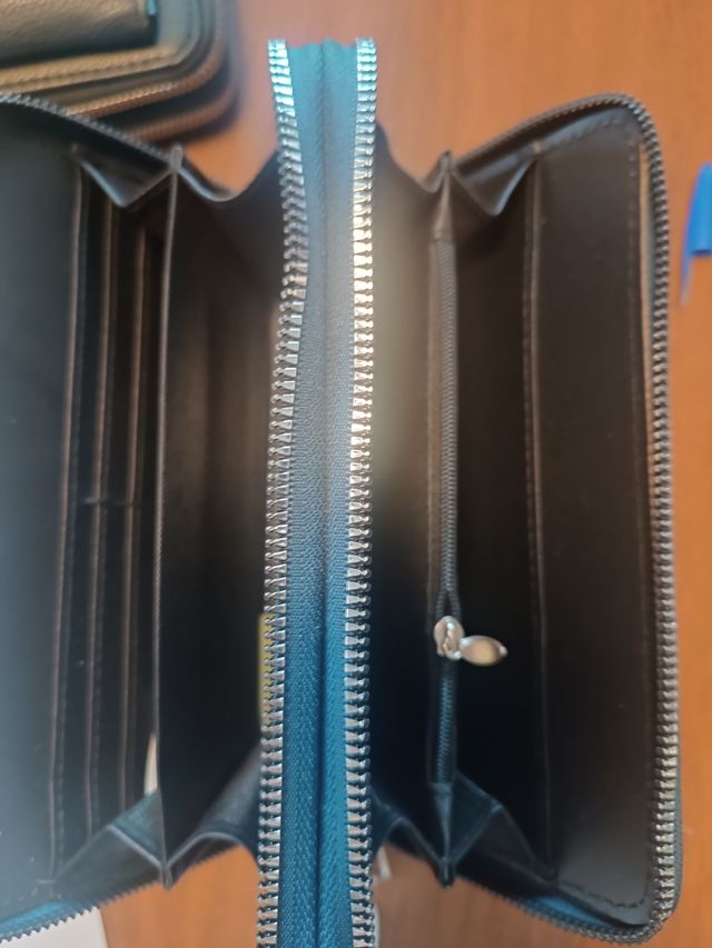 Portafoglio donna nero e blu