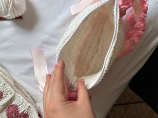 Bolso de hombro hecho a Crochet Blanco y Rosa