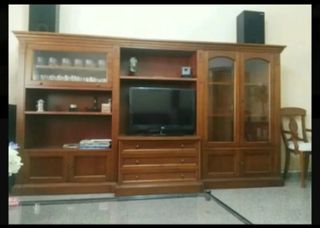 Mueble de salón madera y cristal
