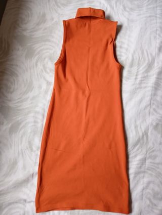 Vestido naranja sin mangas