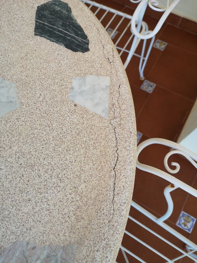 Mesa y 4 sillas hierro forjado.