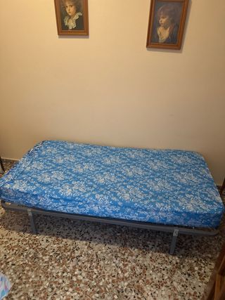Colchón y somier metálico
